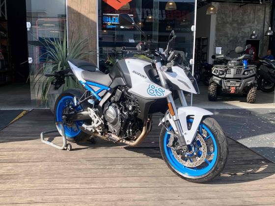 SUZUKI GSX-8S 